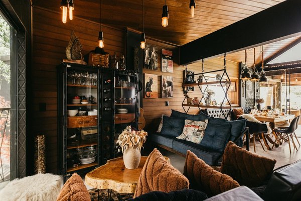 Discover memorable guided tours in the uk: a voyage through historic shipyards